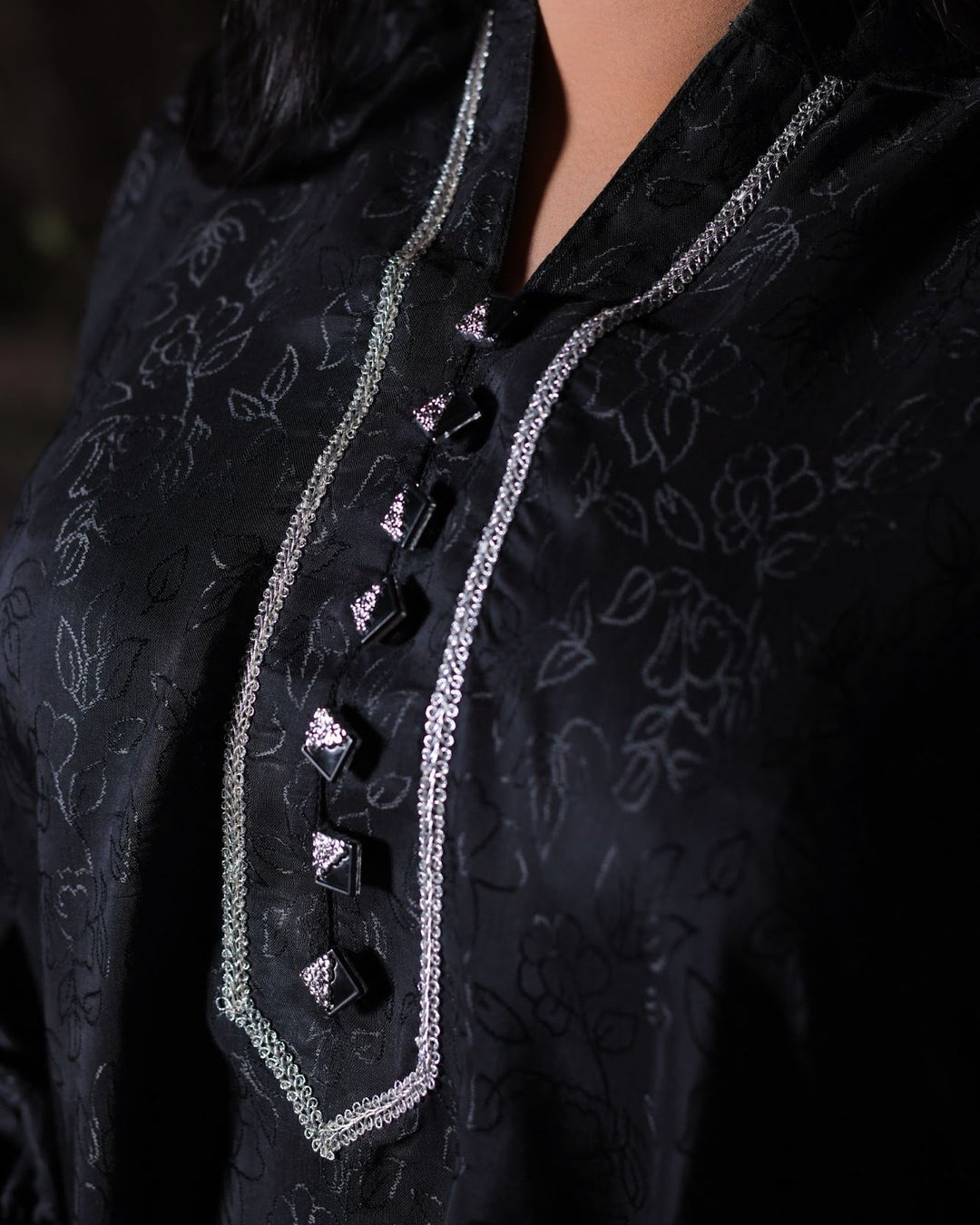 Black Jacquard Pattern Viscose Capri Suit