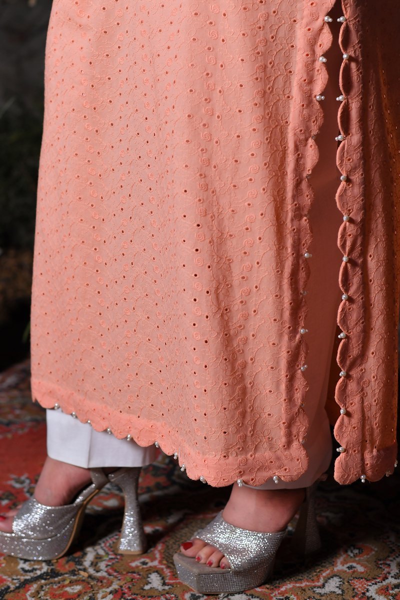 Scallop Edge Peach Chikankari Capri Suit