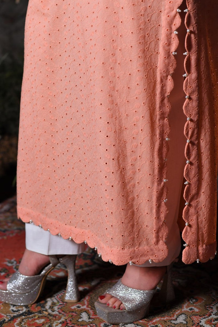 Scallop Edge Peach Chikankari Capri Suit